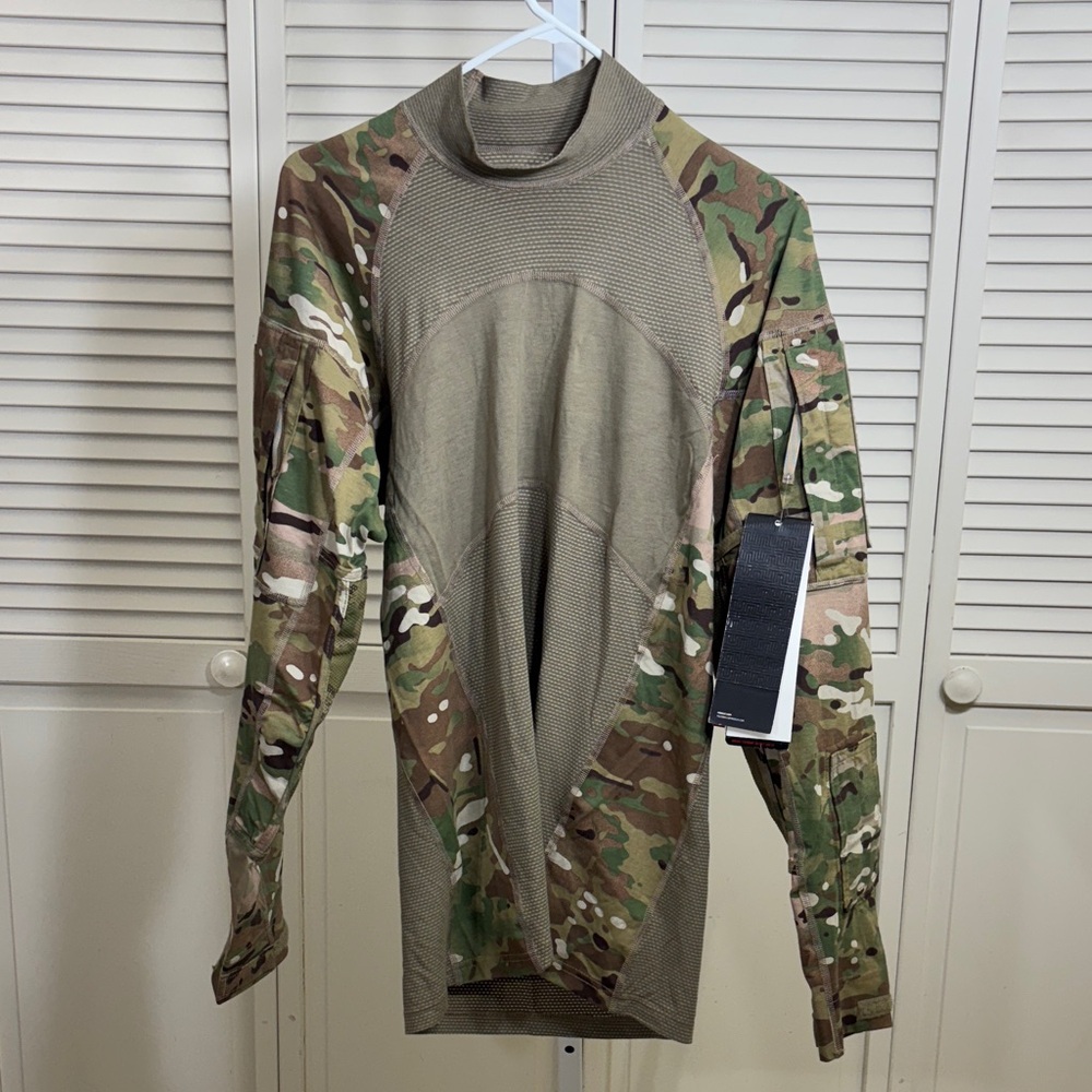 NWT Massif Army Combat Camo Shirt Medium